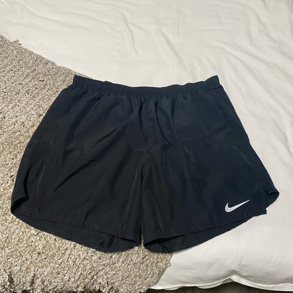 Nike Challenger Shorts 5” Inseam Large